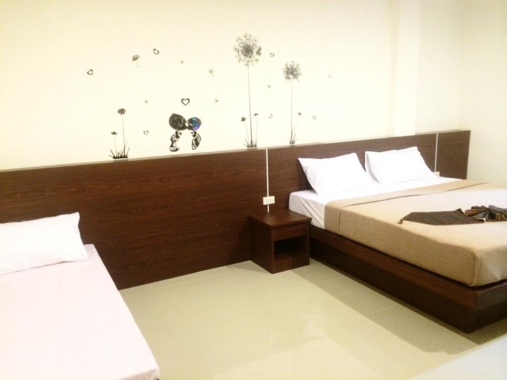 Phuthara Hostel Phuket Quarto foto