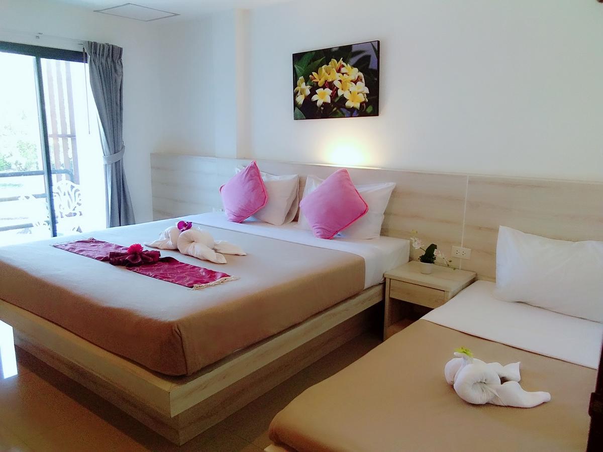 Phuthara Hostel Phuket Exterior foto