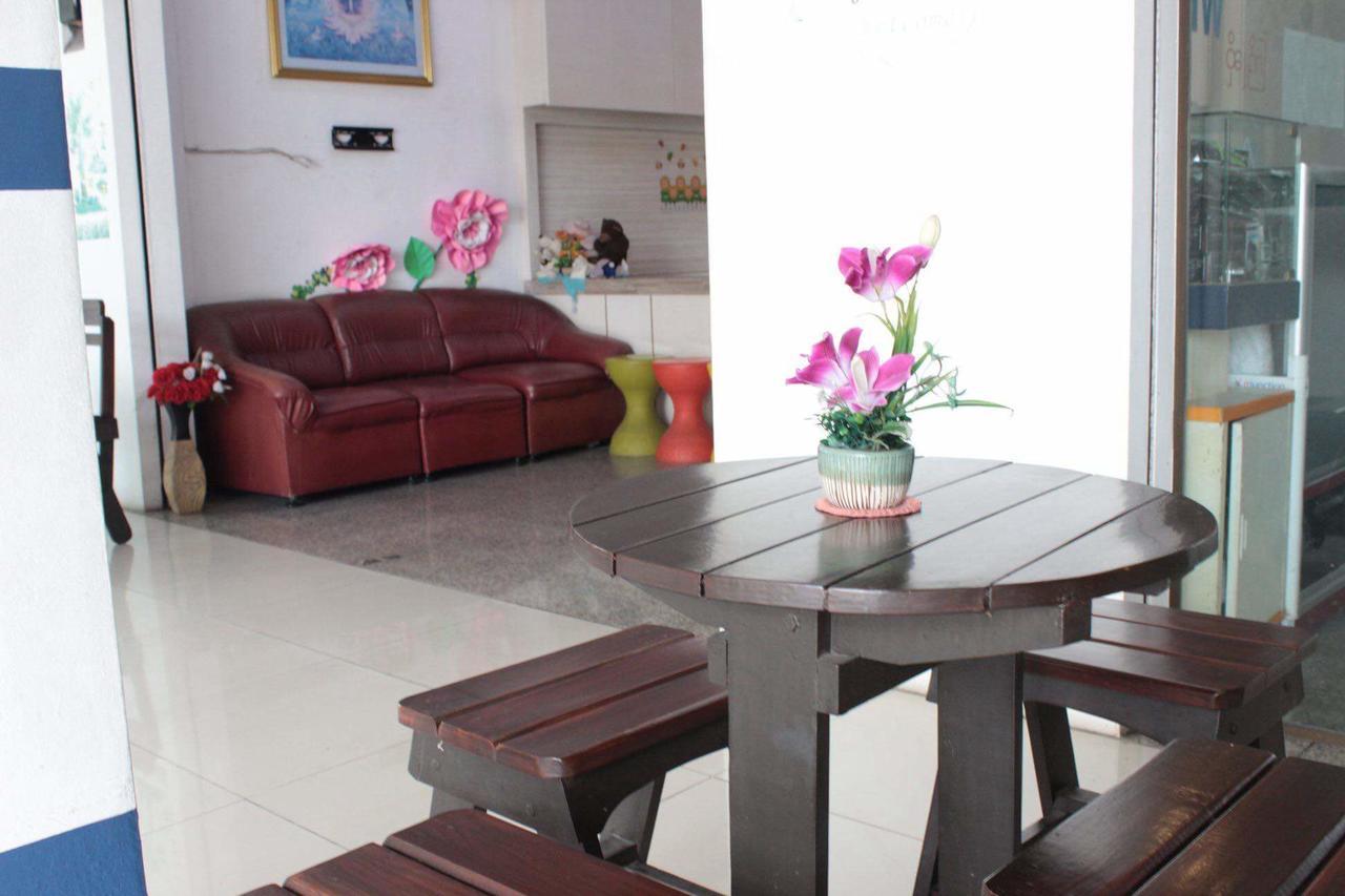 Phuthara Hostel Phuket Exterior foto