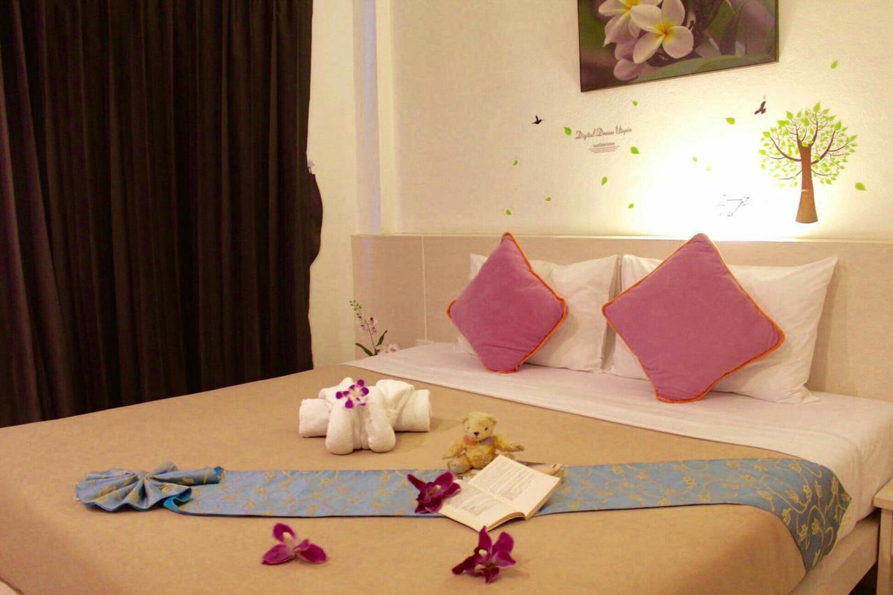 Phuthara Hostel Phuket Exterior foto