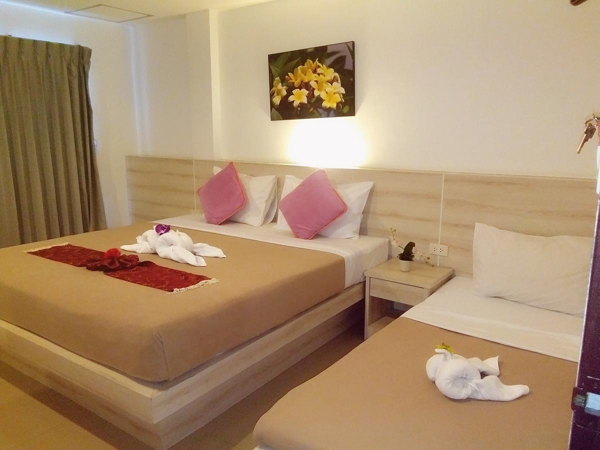 Phuthara Hostel Phuket Exterior foto